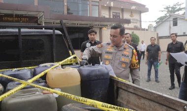 Polres-Blitar-Ungkap-Kasus-Dugaan-Penimbunan-1.030-Liter-BBM-Bersubsidi